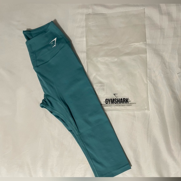 NWOT Gymshark Training Cropped Capri Leggings in Teal. Size Small - Picture 10 of 11